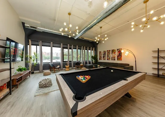 Luxurious 5br Near Mccormick With Pool Table