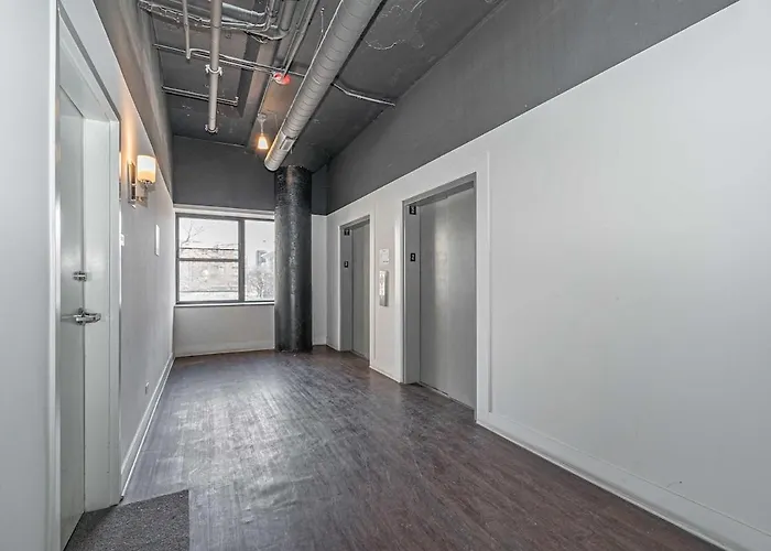 Luxurious 5br Near Mccormick With Pool Table Apartment Chicago