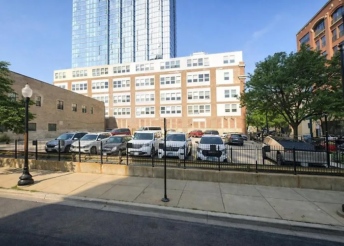Luxurious 5br Near Mccormick With Pool Table * Chicago