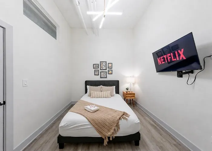 Apartment Luxurious 5br Near Mccormick With Pool Table