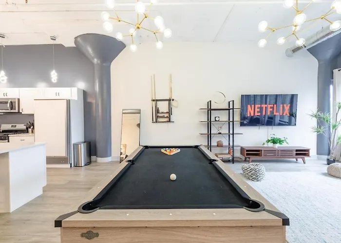 Luxurious 5br Near Mccormick With Pool Table * Chicago
