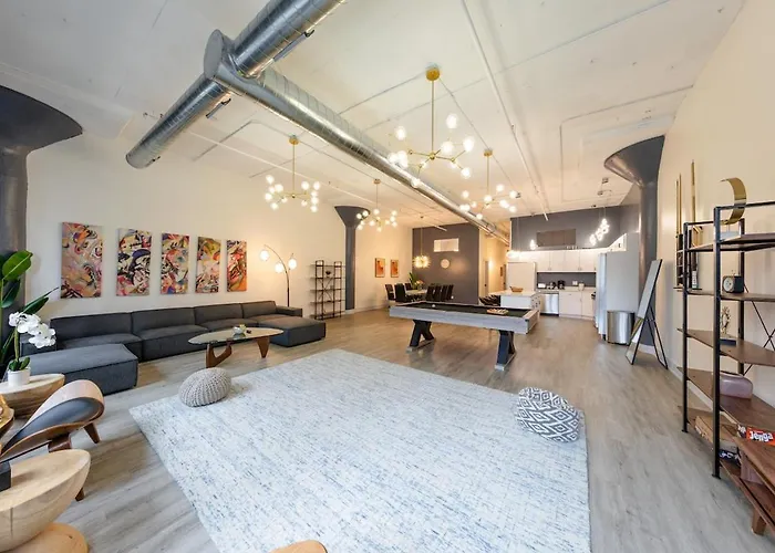 Apartment Luxurious 5br Near Mccormick With Pool Table