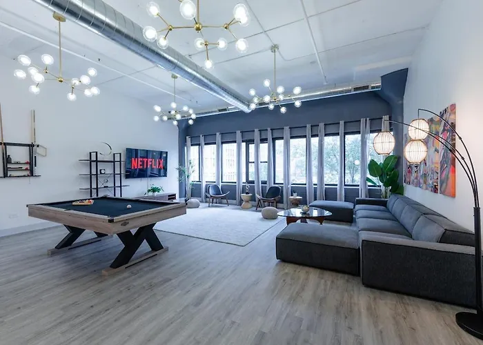 Apartment Luxurious 5br Near Mccormick With Pool Table